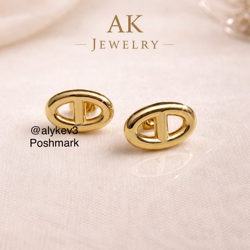 đź’ŽLUXURY RING GOLD Oval Ring, Elegant
Link Elegant Brilliance with Class - Picture 4 of 5